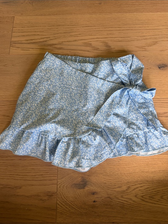 SHEIN Pants - Light Blue Floral Ruffle Wrap Shorts/Skirt